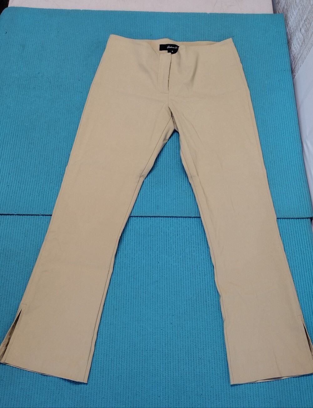 Arden B Women's Low Rise Capri Straight-Leg Slit Hem Pants - 4